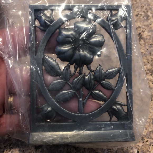 New In Plastic -Set of 2 Village Candle Votive Holders Maine - Picture 7 of 7